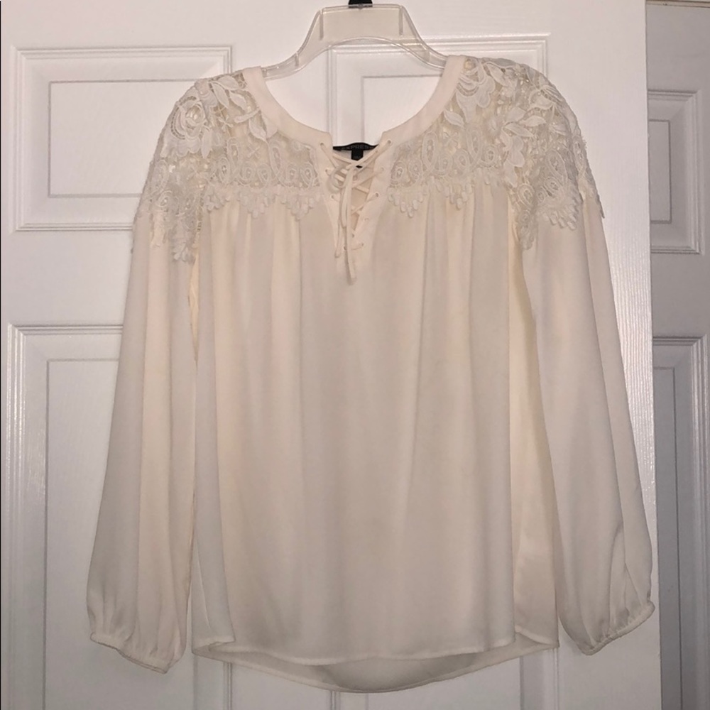 White lace long sleeve blouse
